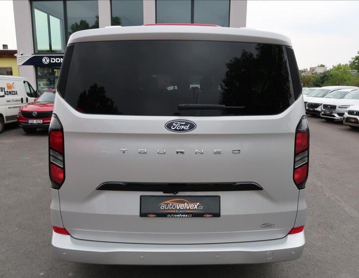 Ford Tourneo Custom 7