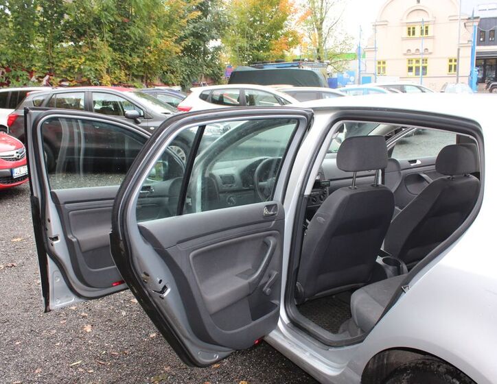 Volkswagen Golf 24