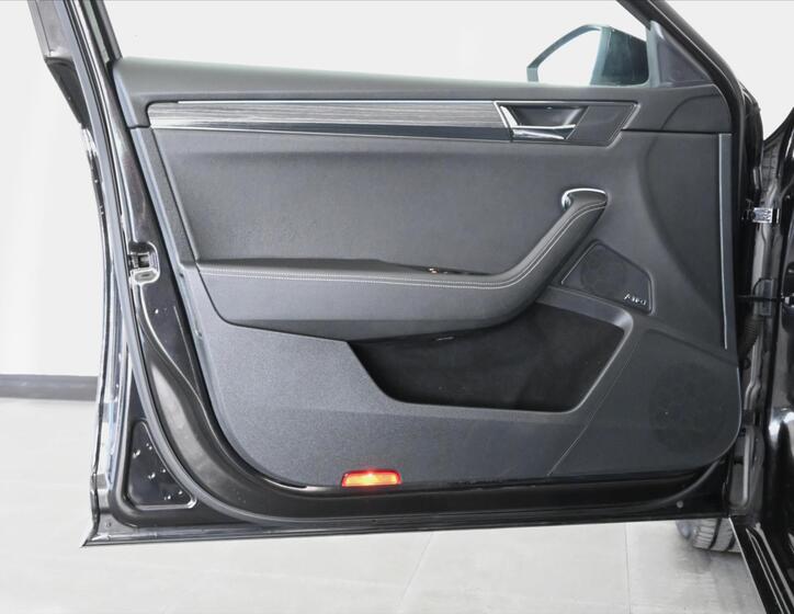 Škoda Superb 27