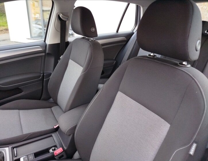 Volkswagen Golf 13