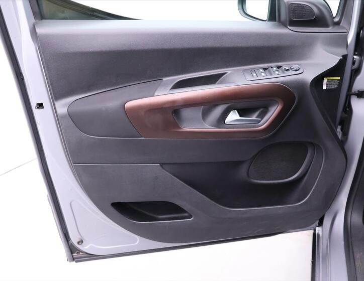 Peugeot Rifter 11