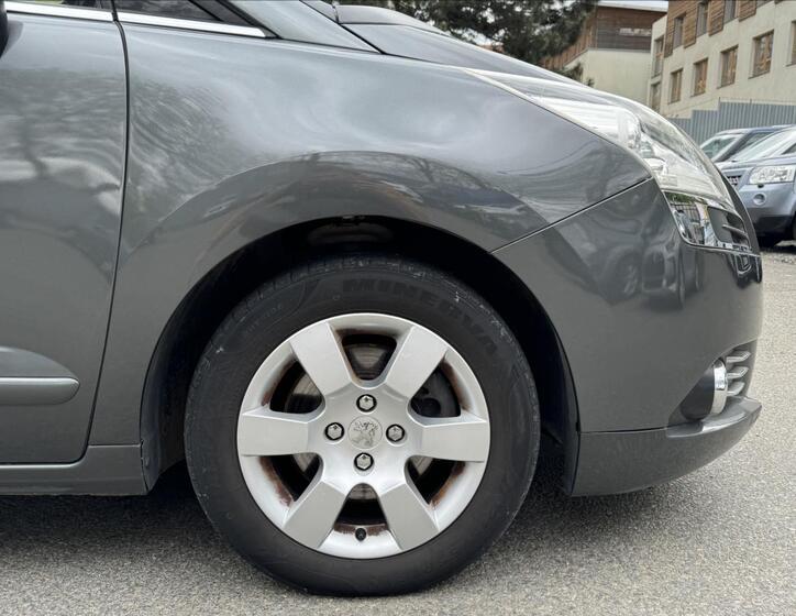 Peugeot 5008 13