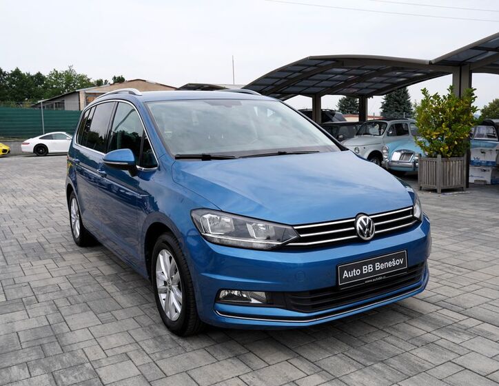 Volkswagen Touran 8