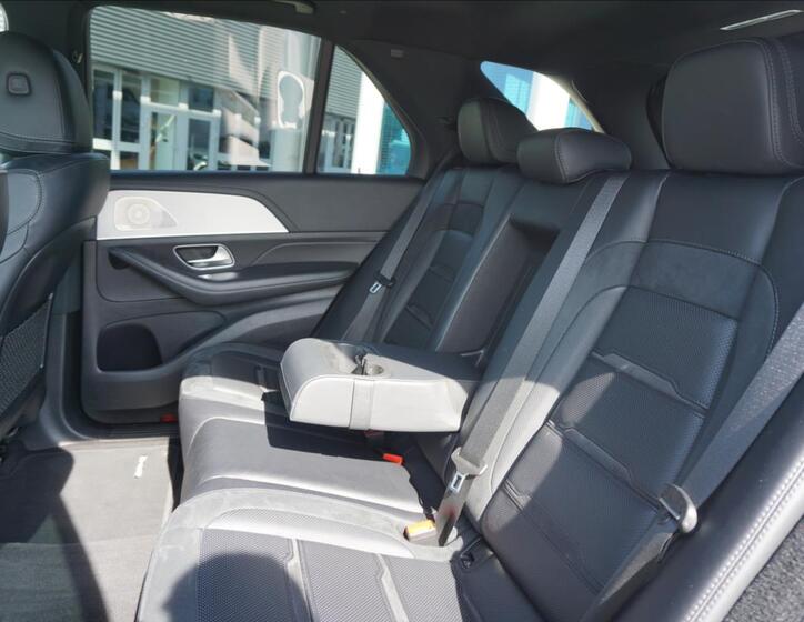 Mercedes-Benz GLE 9