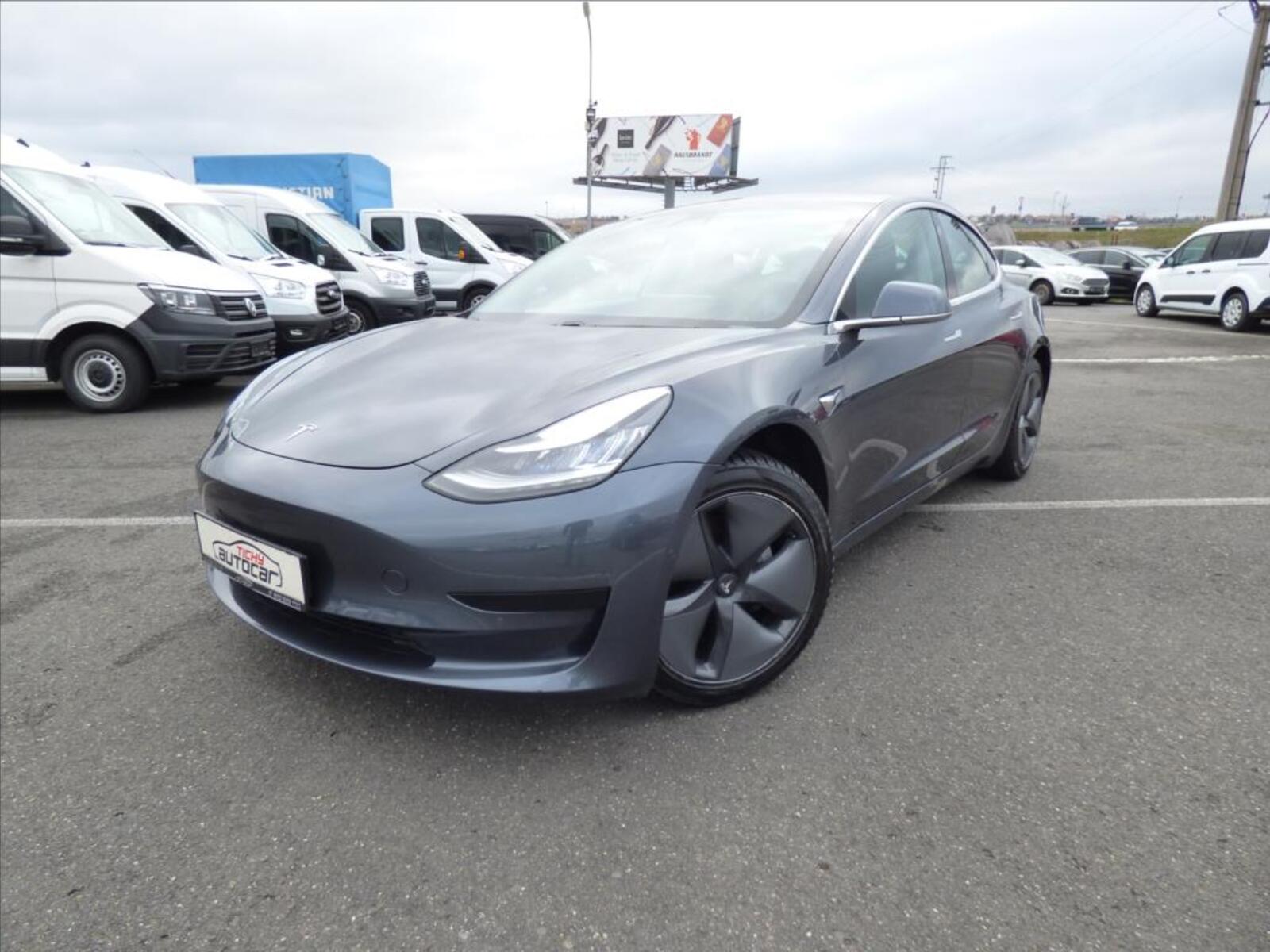 Tesla Model 3 6