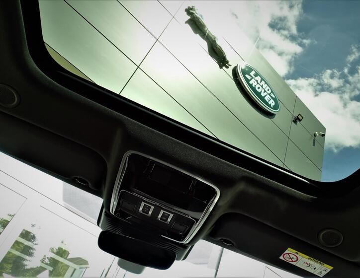 Land Rover Range Rover Velar 13