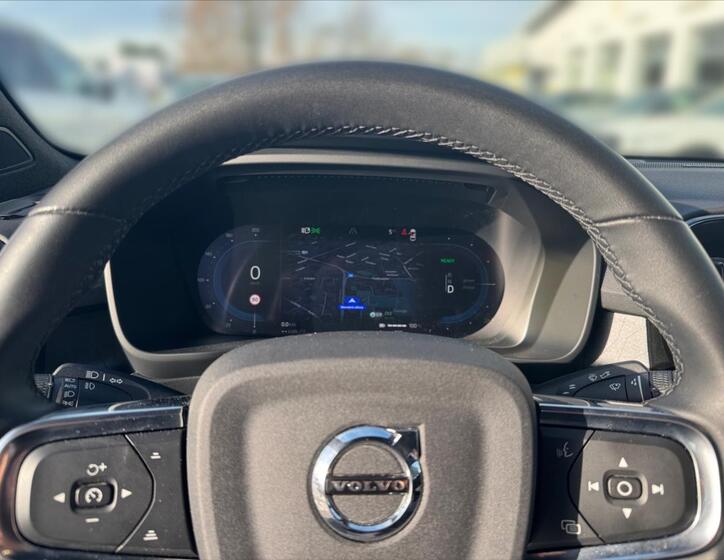 Volvo C40 8