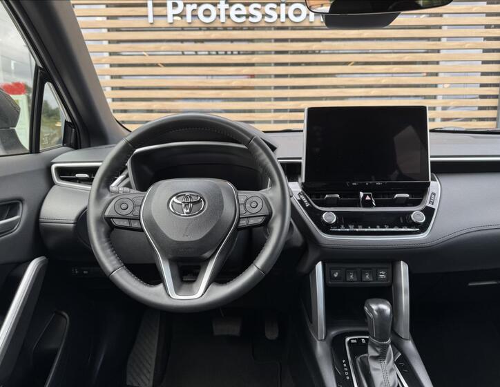 Toyota Corolla Cross 5