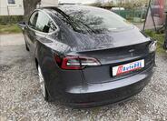 Tesla Model 3 4