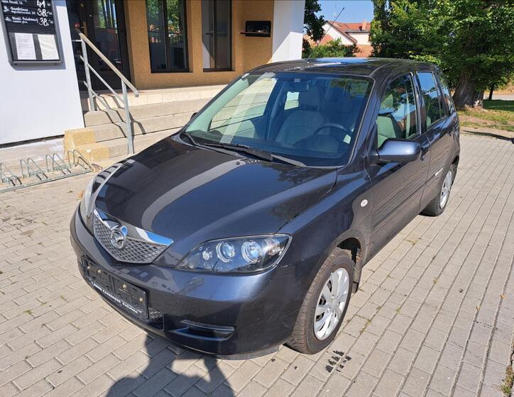 Mazda 2 3