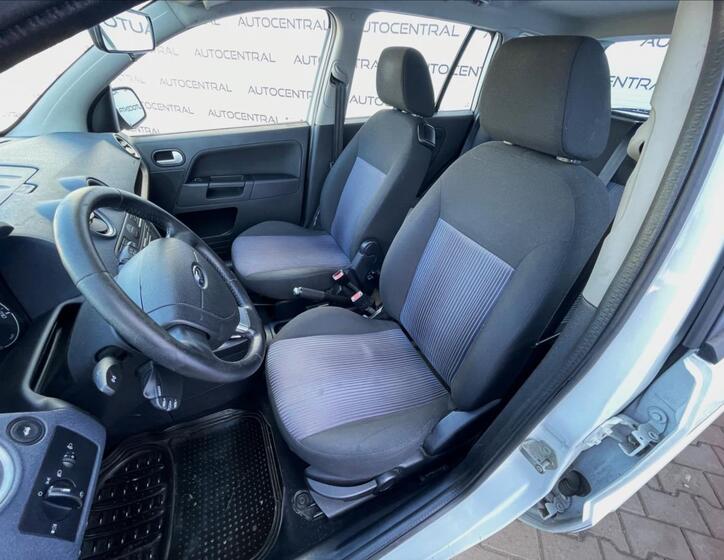 Ford Fusion 11