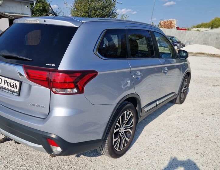 Mitsubishi Outlander 5
