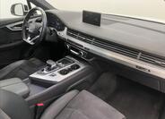 Audi Q7 11