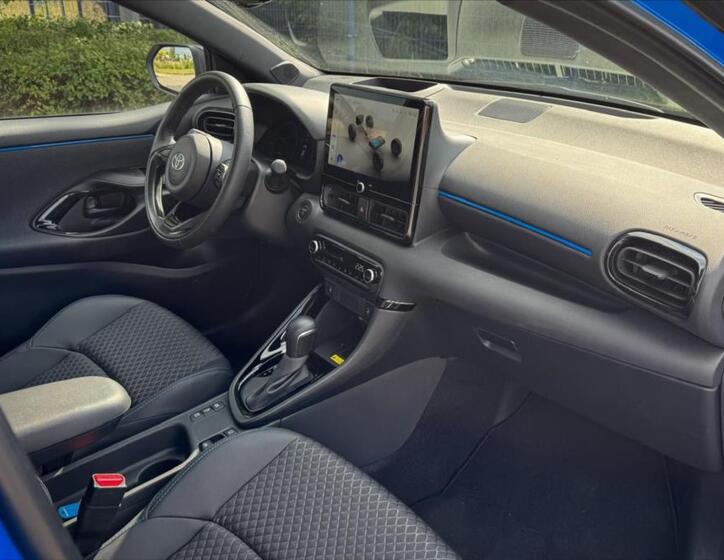 Toyota Yaris 6