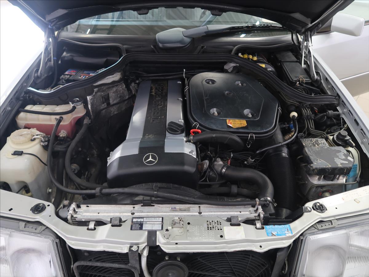 Mercedes-Benz 124