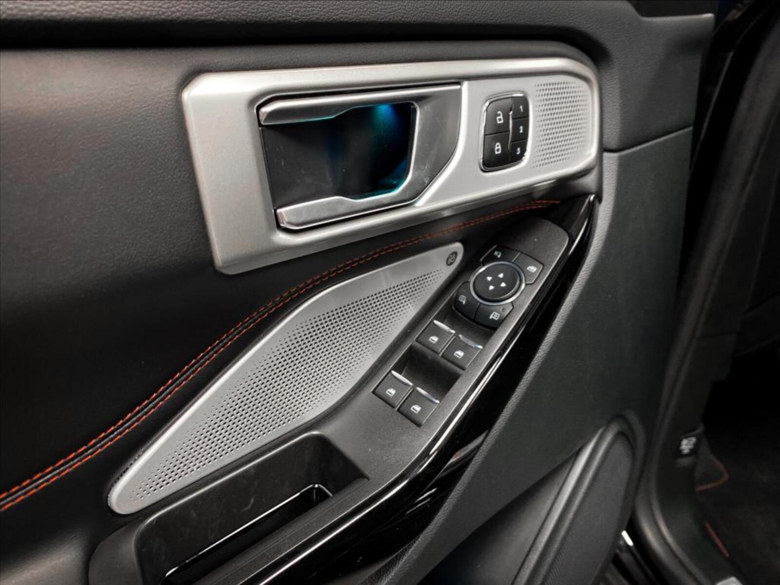 Ford Explorer 12