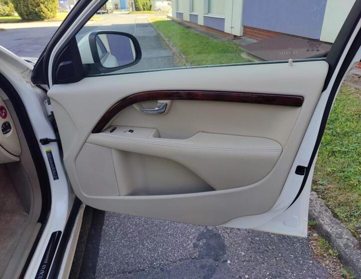 Volvo S80 24