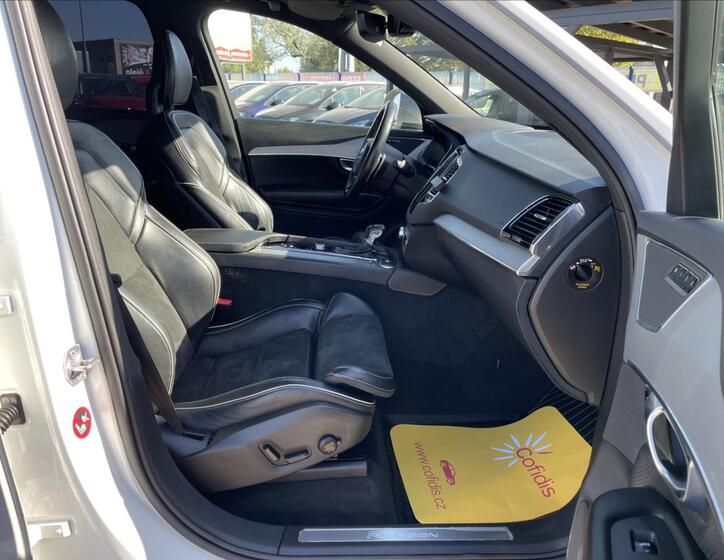 Volvo XC90 29