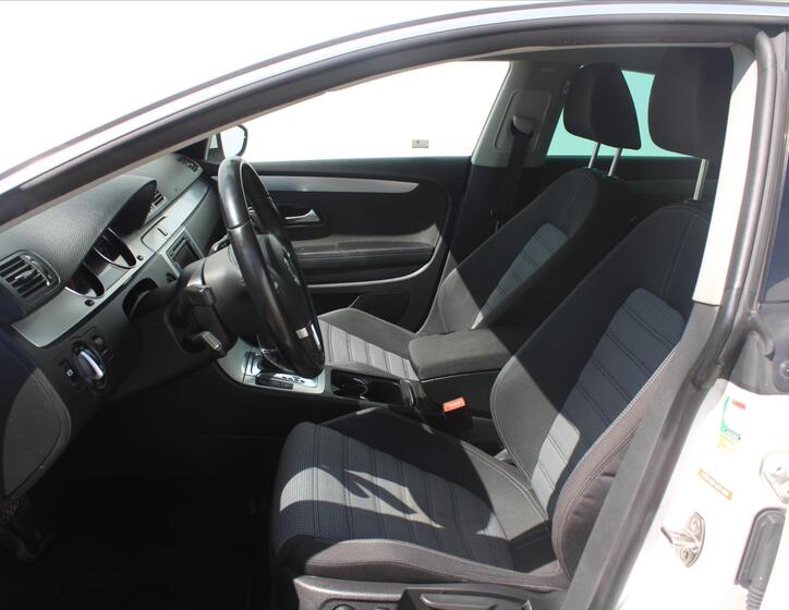 Volkswagen Passat CC 10