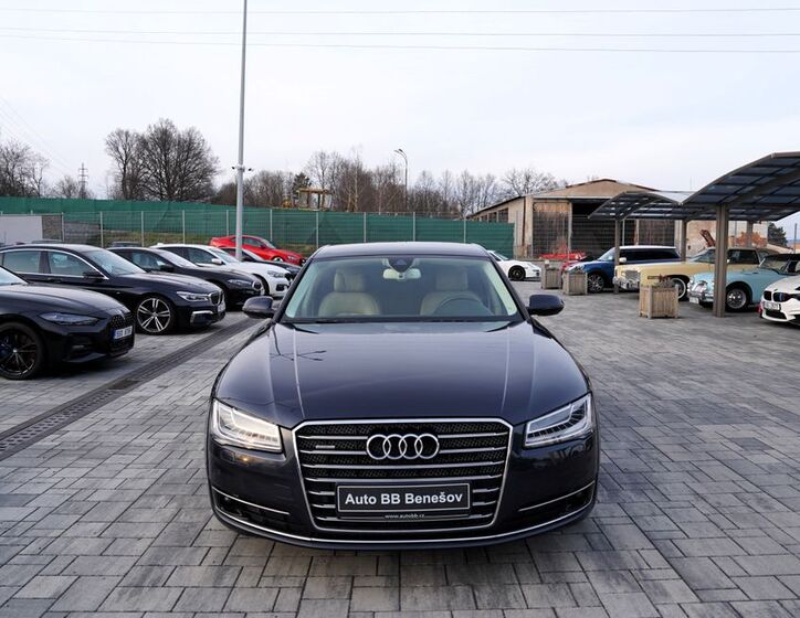 Audi A8 1