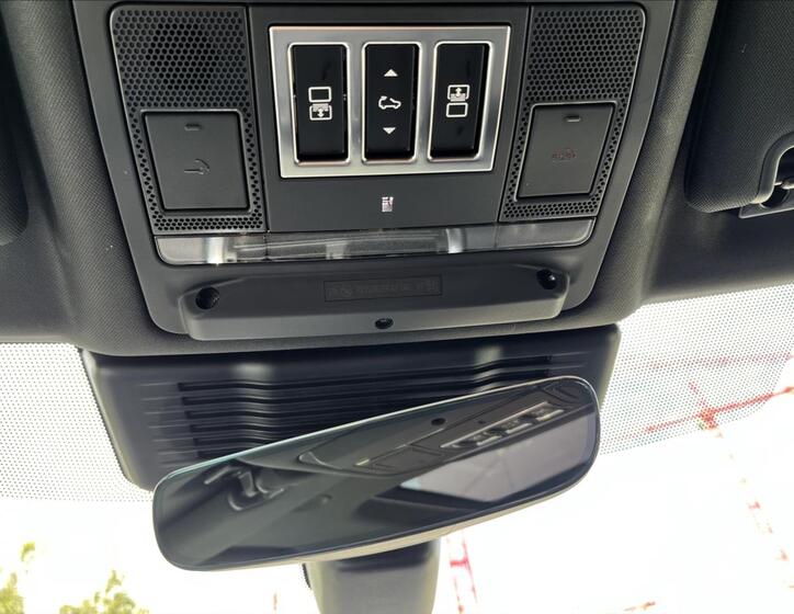 Land Rover Discovery 30