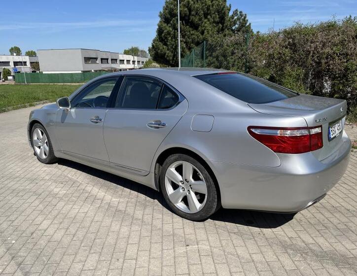 Lexus LS 460 7