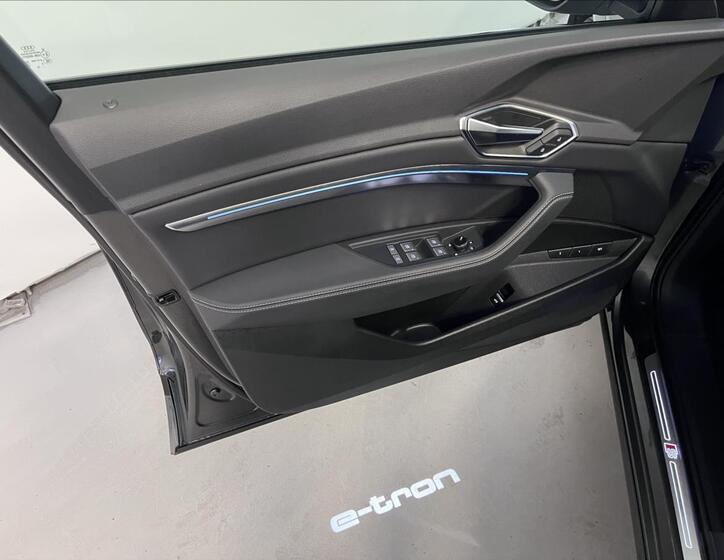 Audi Q8 e-tron 24