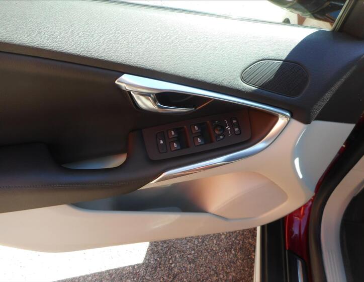 Volvo V40 10