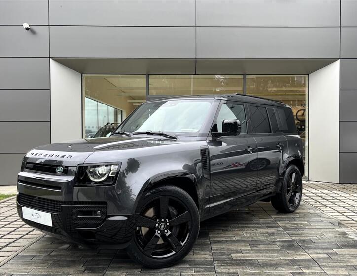 Land Rover Defender 1