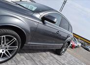 Audi Q7 8