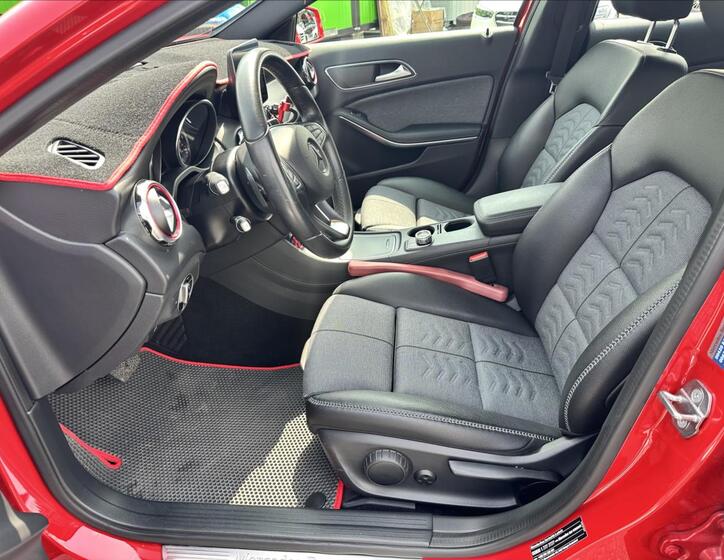 Mercedes-Benz GLA 10