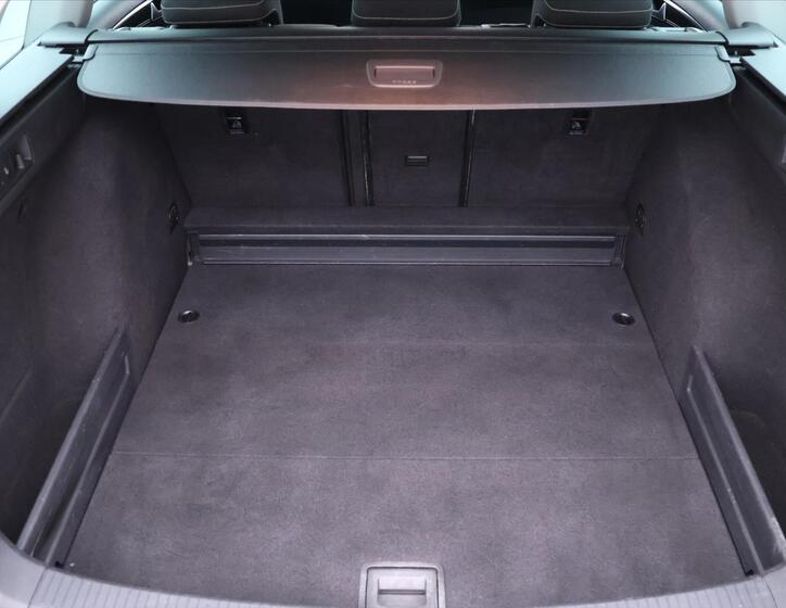 Volkswagen Golf 10