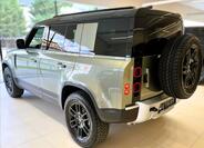 Land Rover Defender 4