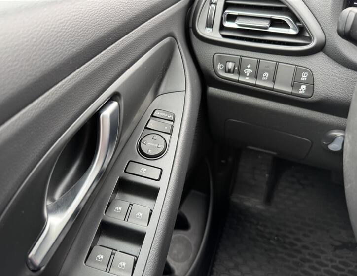 Hyundai i30 16