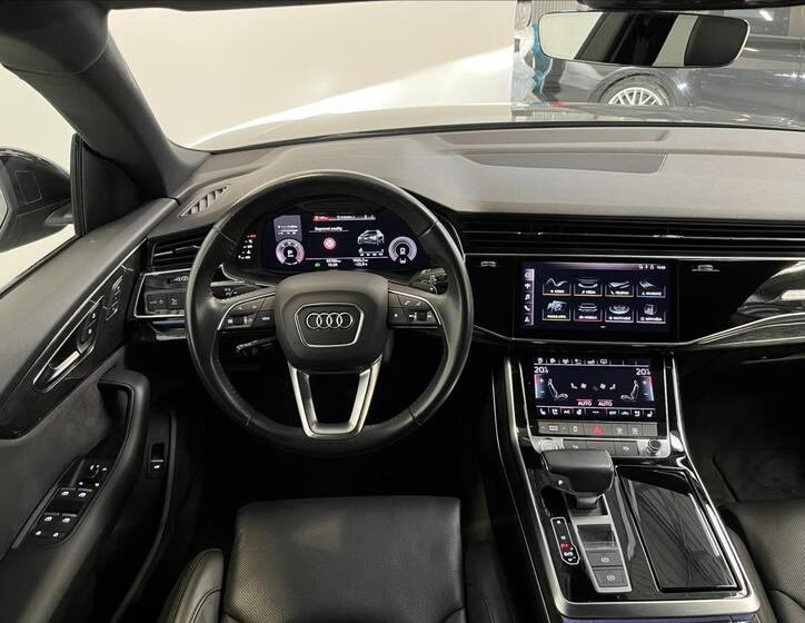 Audi Q8 5