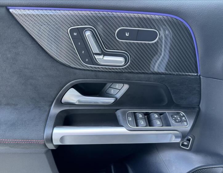 Mercedes-Benz GLB 5