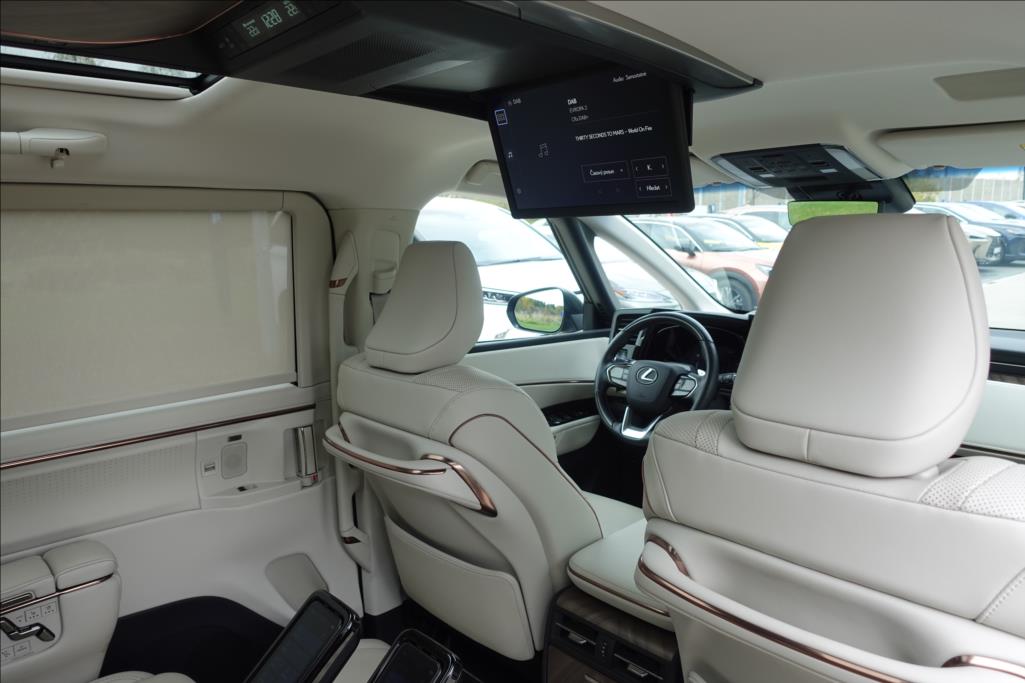 Lexus LM 350h