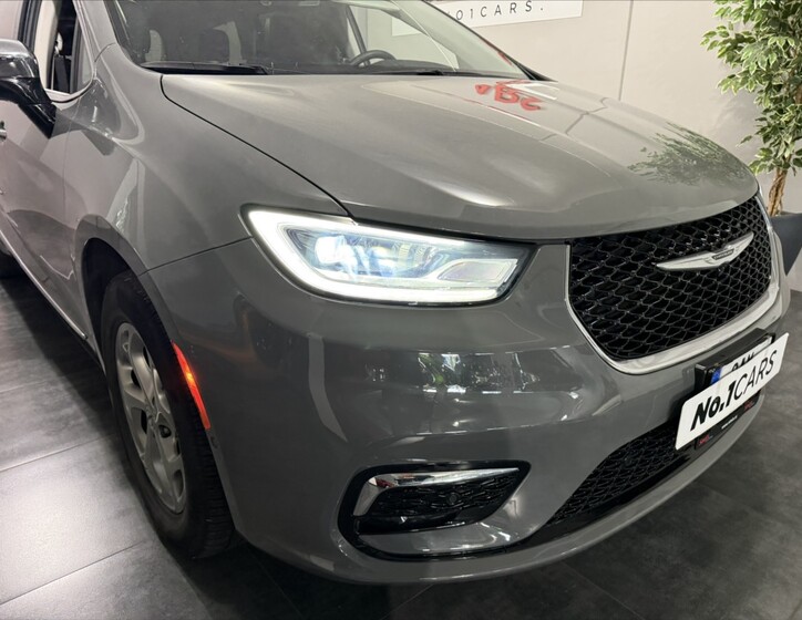 Chrysler Pacifica 36