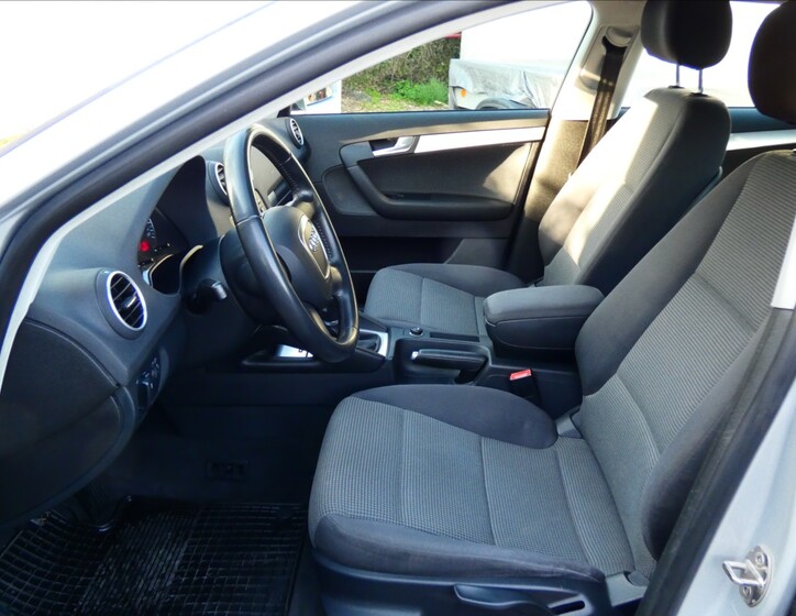 Audi A3 8