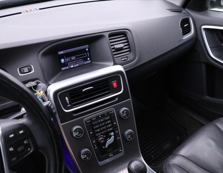 Volvo V60 16