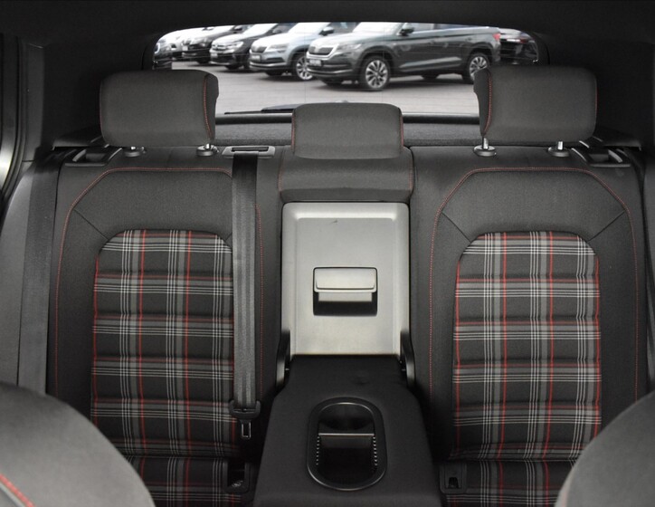Volkswagen Golf 18