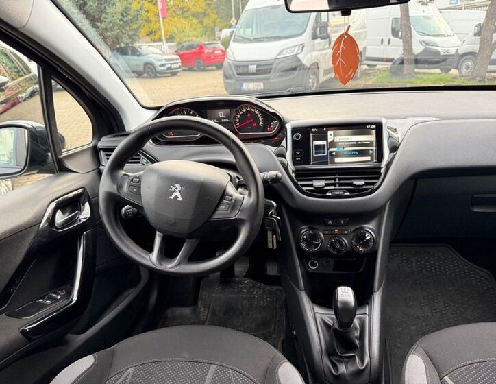 Peugeot 208 7
