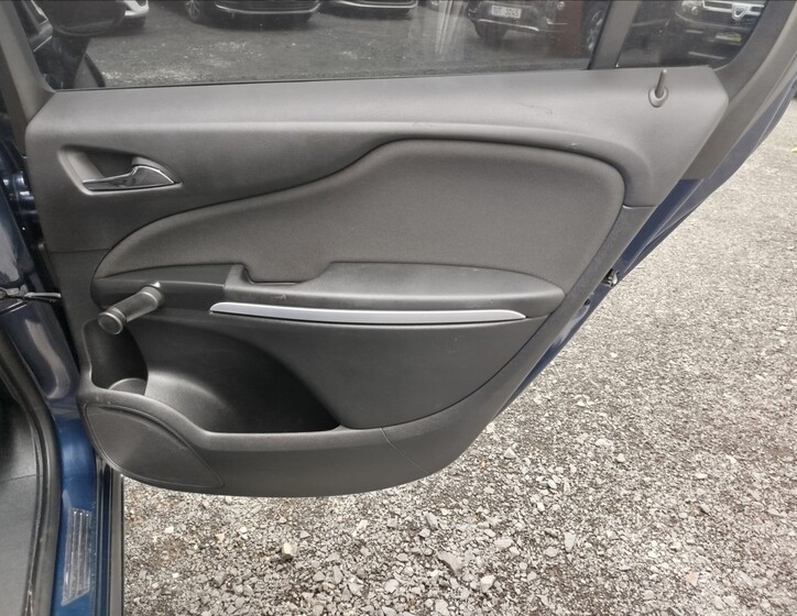 Opel Zafira 24