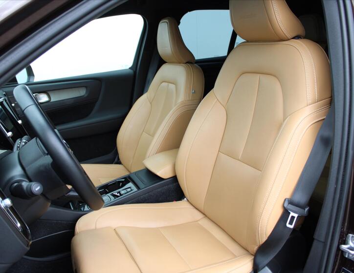 Volvo XC40 10