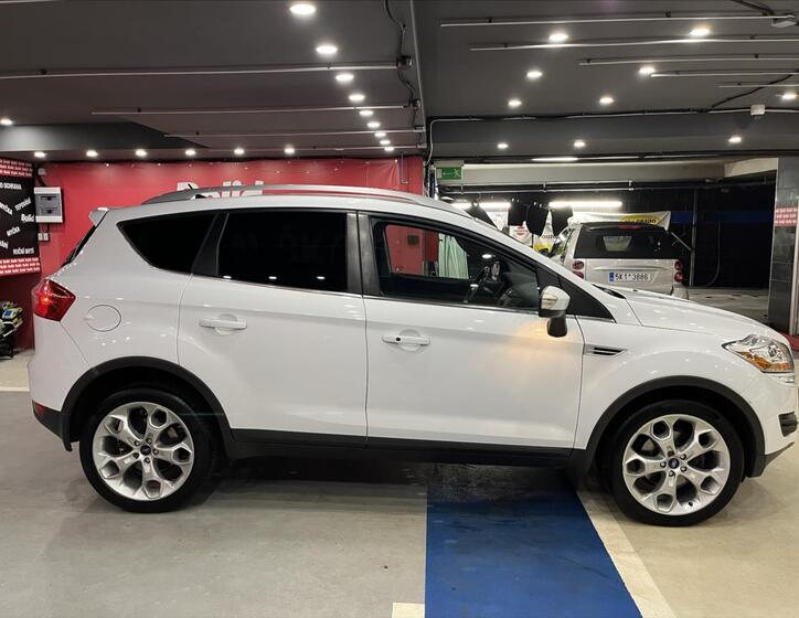 Ford Kuga 7