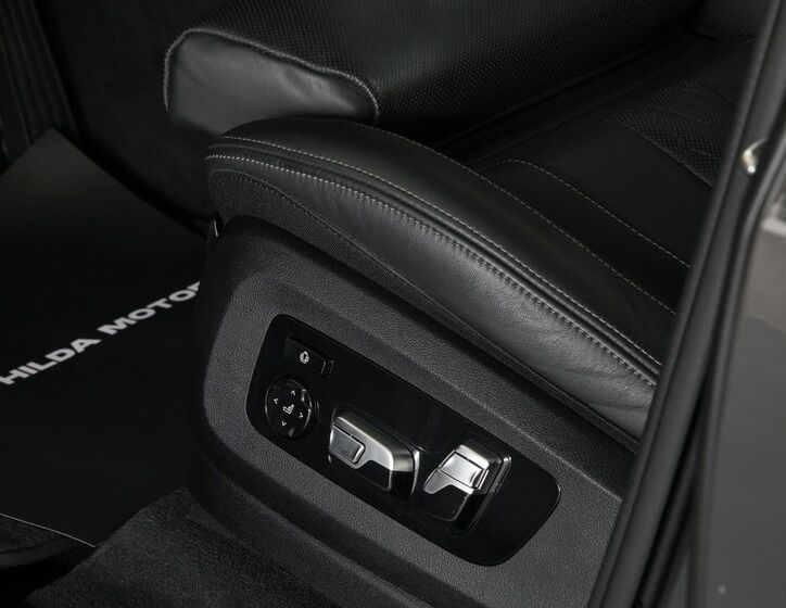 BMW X7 21