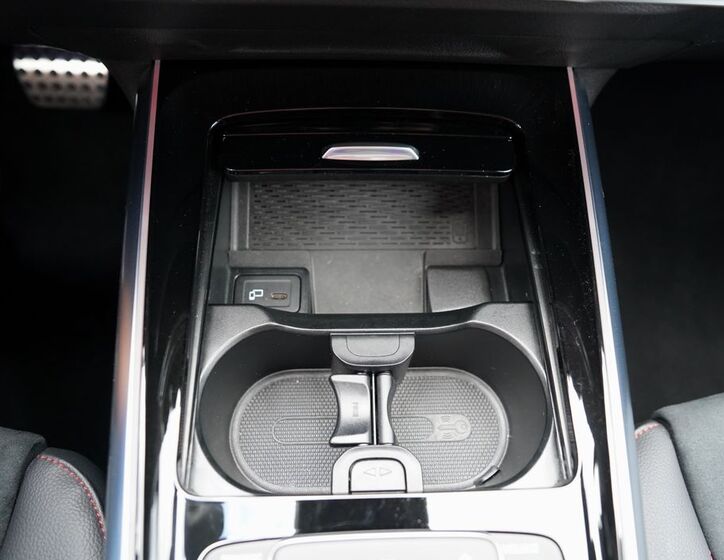 Mercedes-Benz GLA 48