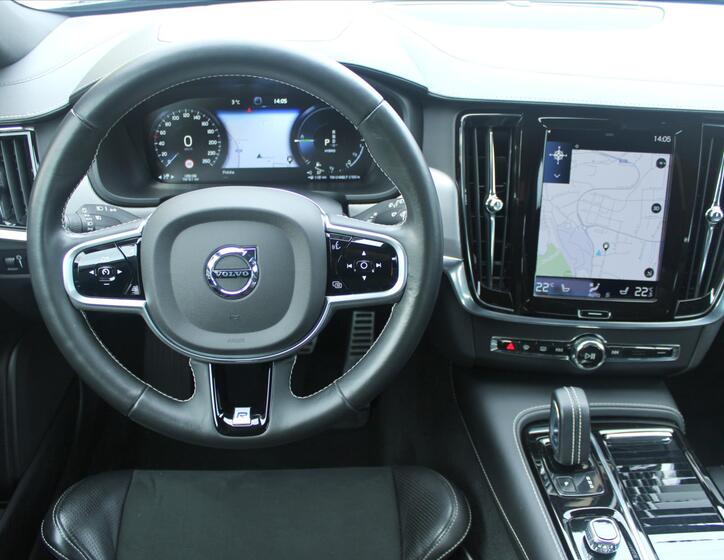 Volvo V90 13