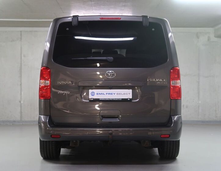 Toyota ProAce 6