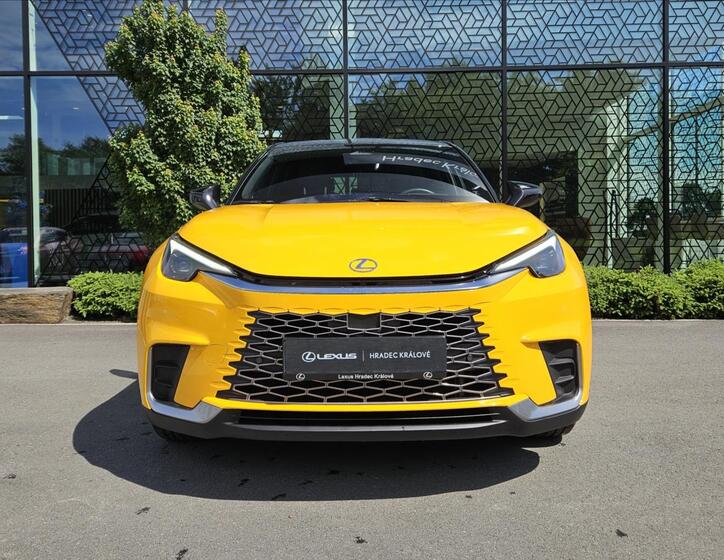 Lexus LBX 7
